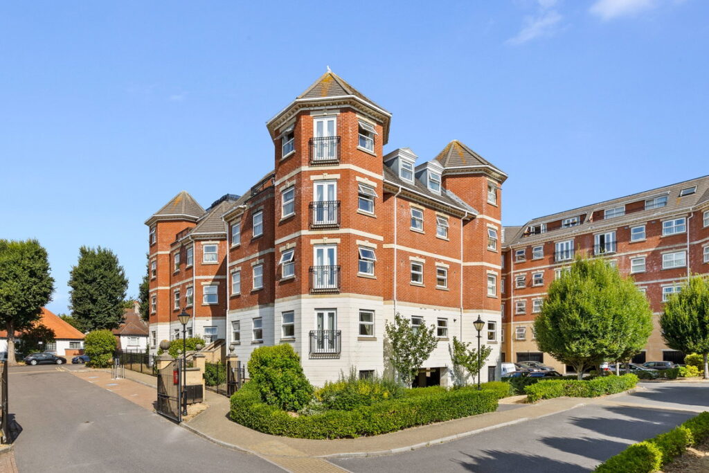Chatsworth Square, Hove, BN3